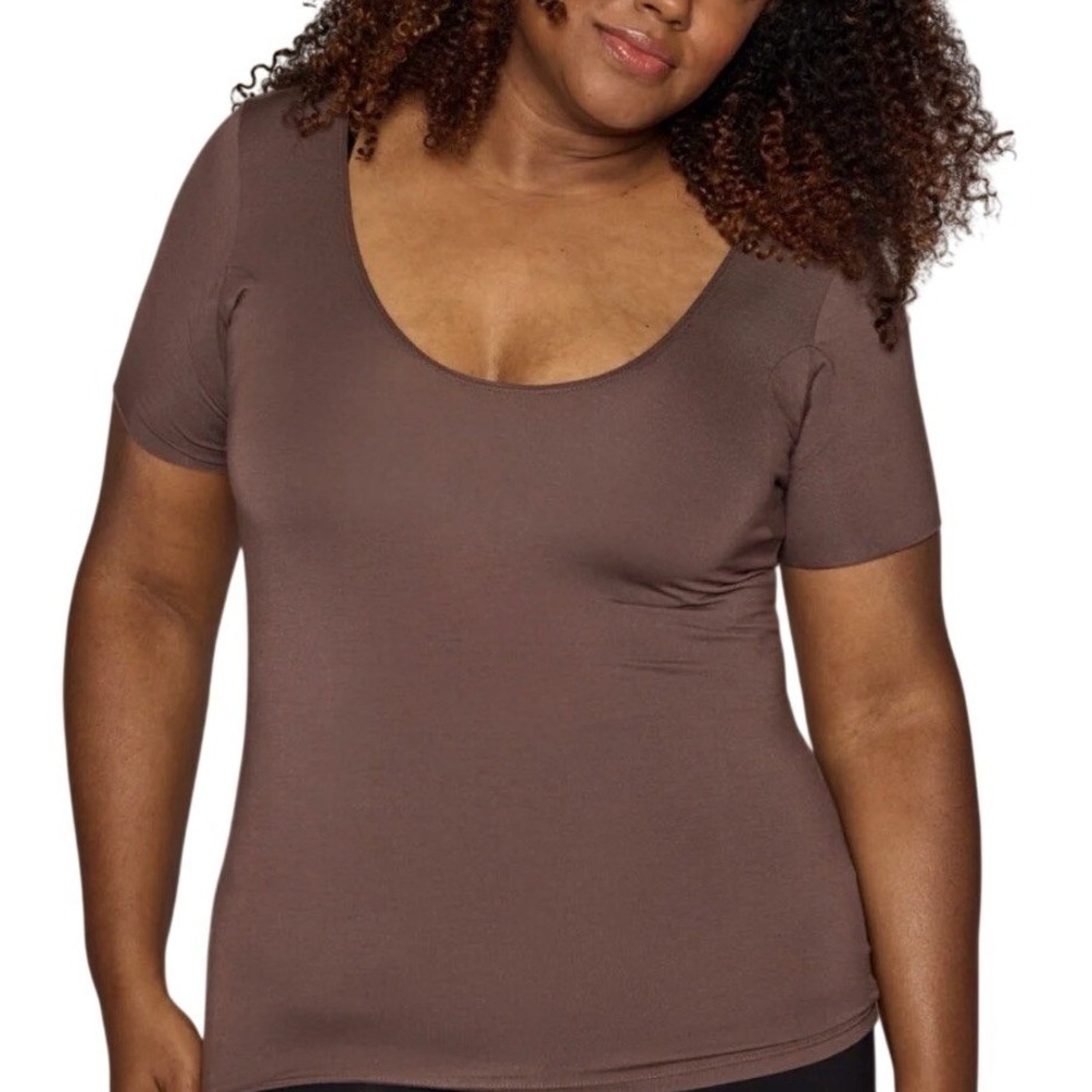 NWT Numi The Signature Undershirt Sweat Proof Base Layer Truffle Brown L Tee NEW